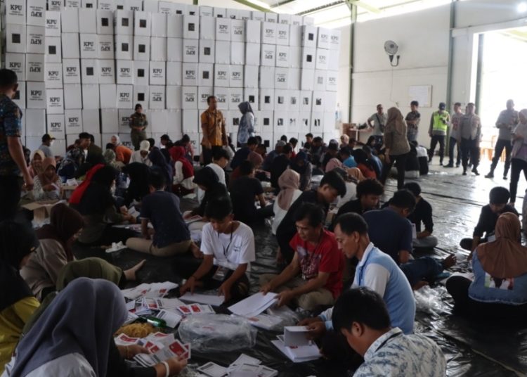 Seratus Petugas Pelipatan Surat Suara Pilpres & Wakil Presiden di Muara Enim Diperiksa Polisi