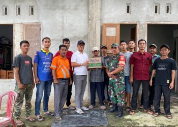 Peduli Banjir ,Pj Bupati Muara Enim Salurkan Bantuan Korban Banjir Didesa Sebau Gelumbang