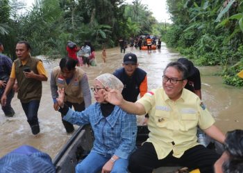 Salurkan Bantuan Korban Banjir di 3 Kecamatan, Ini Himbauan Pj Bupati Muara Enim