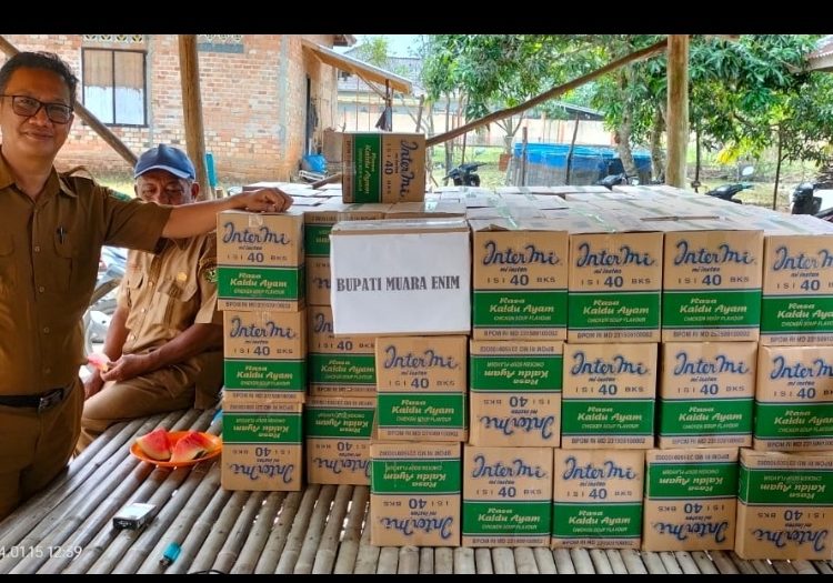 100 Warga Desa Gumai Gelumbang Korban Banjir Terima Bantuan Dari Bupati