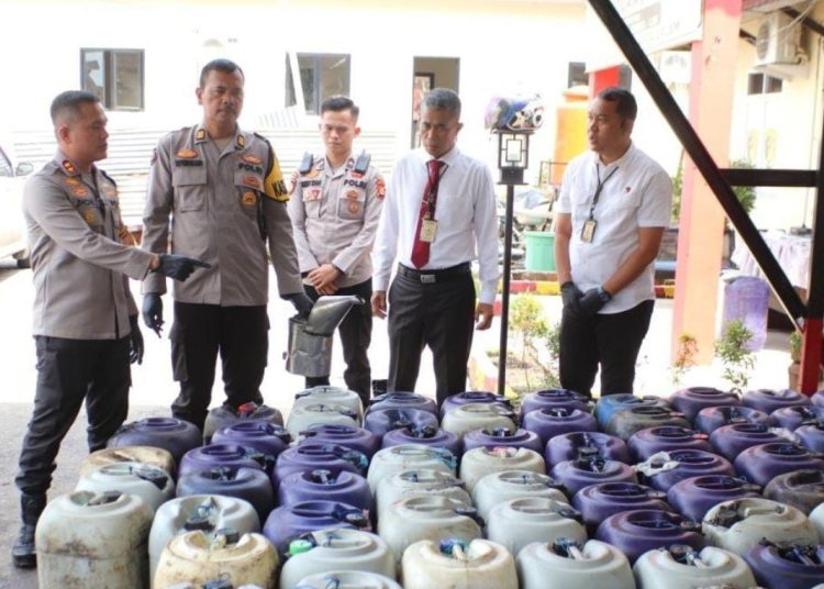 Ungkap Kasus Migas Kapolres Muara Enim Pimpin Konferensi Pers