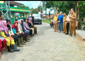Korban Banjir Dua Desa Wilayah Gelumbang Terima Bantuan