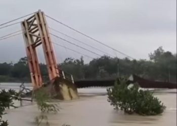 Jembatan Ambrol & Putus Akses Warga 10 Desa di Empat Petulai Dangku Muara Enim Lumpuh Total