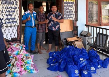 Afri Amrullah Salurkan Bantuan Korban Banjir Empat Petulai Dangku Muara Enim