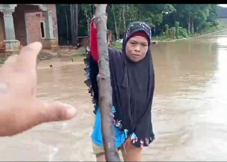 Sungai Tebu Meluap Kawasan Jalan Kepur Muara Enim Dilanda Banjir