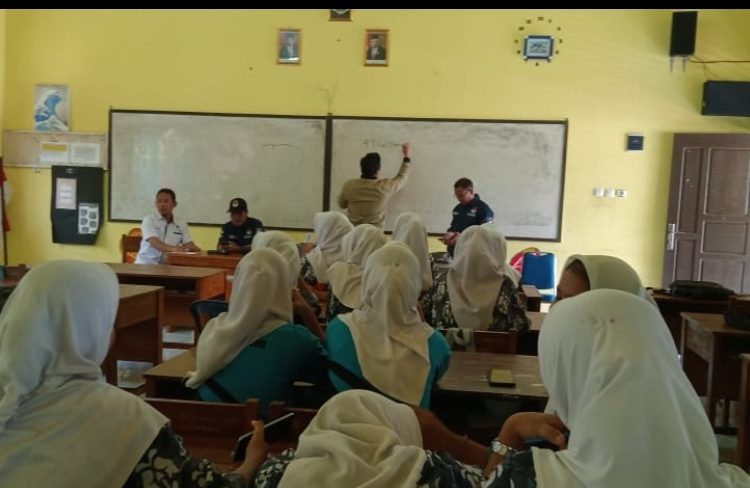 “Jelang Coblos Pemilu, Pemilih Pemula Dapat Panduan Materi Oleh PPS Gelumbang
