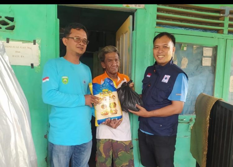 Dibulan Ramadhan, Ormas Bersalju Salurkan Puluhan Paket Sembako