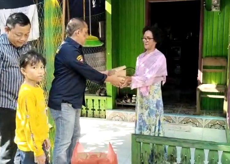 Kolaborasi AWPI – IJTI Barsel Berbagi 100 Takjil Ramadhan