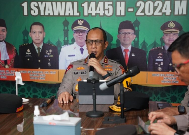 Kapolda Sumsel Lakukan Pengecekan Pos Pelayanan di Jembatan Enim II