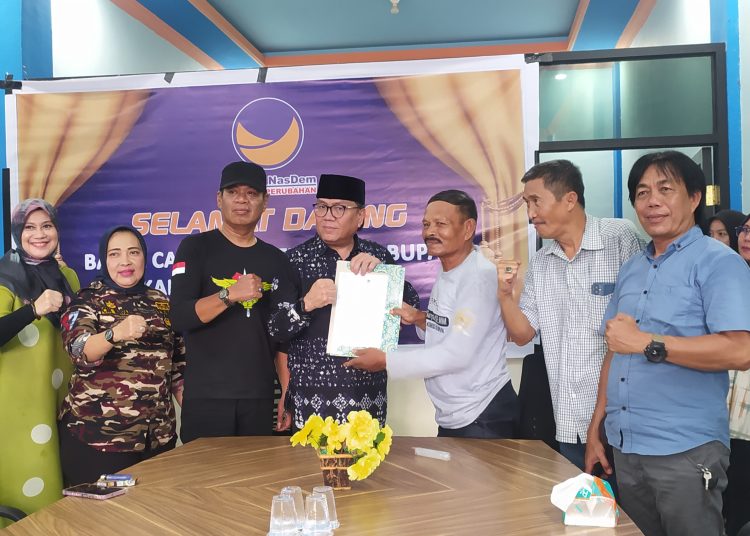 Usai Ambil Formulir dari PDIP dan Golkar, Nasrun Umar Juga Ambil Formulir dari Partai Nasdem untuk Pendaftaran Calon Bupati Muara Enim