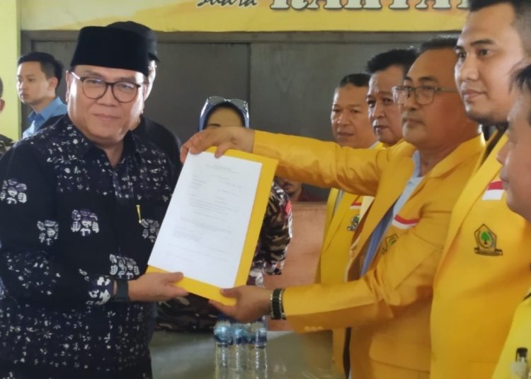 Nasrun Umar  (HNU) Mendaftar Pertama ke DPC Golkar Muara Enim untuk Pilkada 2024