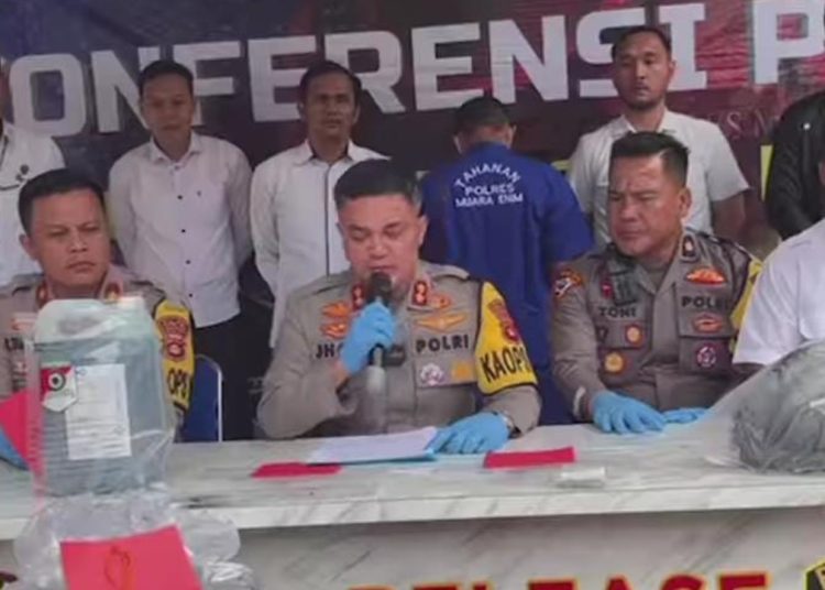 Mobil Terbakar di Areal SPBU Kepur Muara Enim Terungkap Pelaku  Pengepok BBM Jenis Pertalite