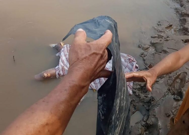 Breaking News” Saat Mancing Warga Penanggiran Temukan Mayat Bocah di Sungai Lematang