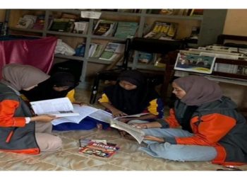 Edukasi Kenakalan Remaja Kepada Pada Anak SD Desa Ujan Mas Lama Kecamatan Ujan Mas