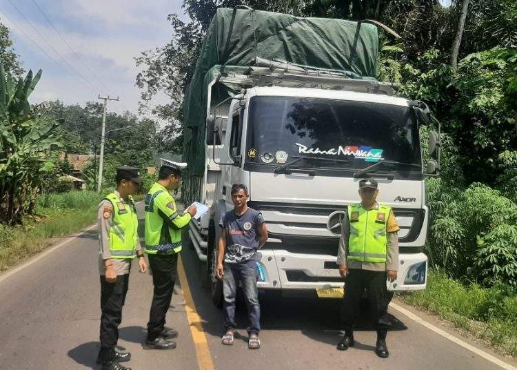 Penindakan Kendaraan Overload dan Overdimensi (ODOL) oleh Polsek Tanjung Agung
