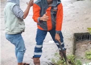 UPAYA PERAWATAN DRAINASE DESA UJAN MAS LAMA KECAMATAN UJAN MAS KABUPATEN MUARA ENIM