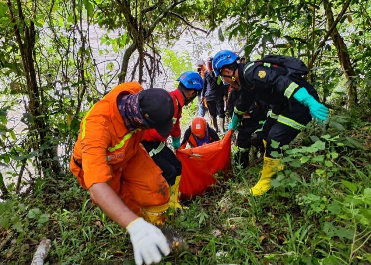 Peduli Bencana Sumbar, Bukit Asam (PTBA) Salurkan Bantuan untuk Korban Banjir Bandang