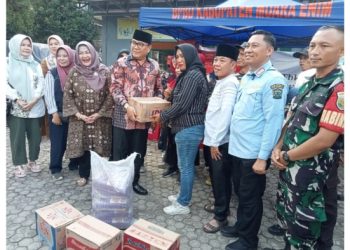 Nasrun Umar, Bakal Calon Bupati Muara Enim, Salurkan Bantuan untuk Korban Banjir di Tanjung Enim