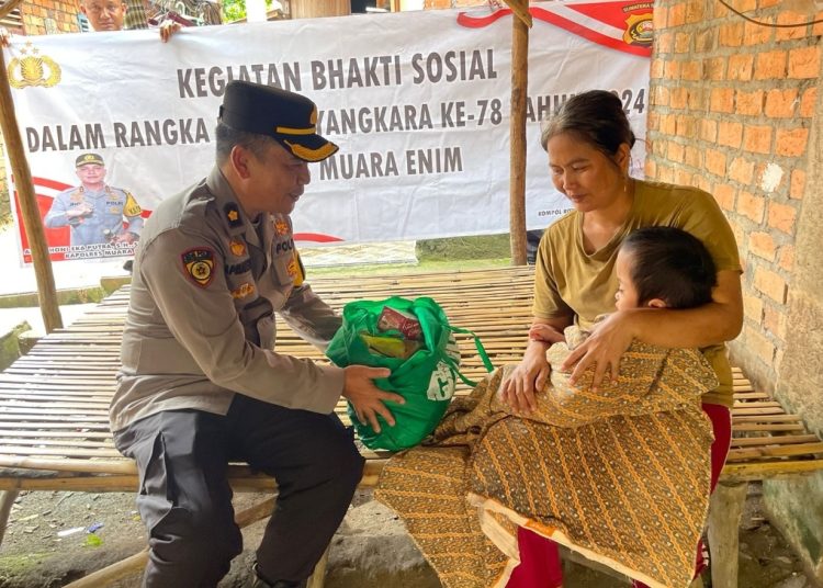 HUT Bhayangkara Ke-78 Polres Muara Enim Sambangi Warga Penyandang Disabilitas Dan Penderita Hydrosepalus