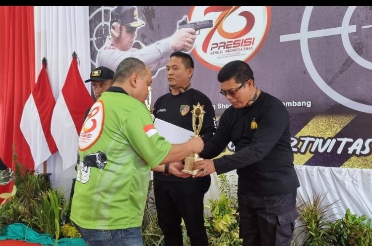 Kanit Reskrim Polsek Gunung Megang Pimpin Team Polres Muara Enim Raih Juara 3 Menembak Kapolda Sumsel Cup 2024