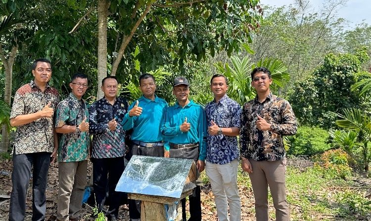 Berdayakan Masyarakat Desa Embawang, Bukit Asam (PTBA) Dukung Budidaya Lebah Madu