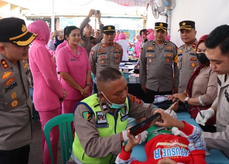 Peringati HUT Bhayangkara ke-78, Polres Muara Enim Gelar Sunatan Massal dan Pengobatan Gratis