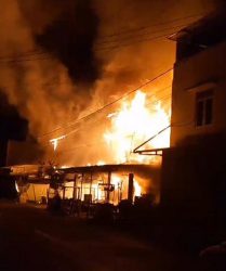Breaking News Jago Merah Ludeskan Rumah Warga Tungkal Muara Enim