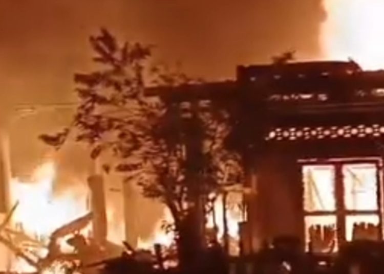 Diduga Terjadi Konsleting Listrik Rumah Warga di Kelurahan Tungkal Muara Enim Ludes Terbakar