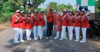 TP PKK Ulak Bandung Ikut Memeriahkan Gerak Jalan HUT RI Ke-79 di Kecamatan Ujanmas