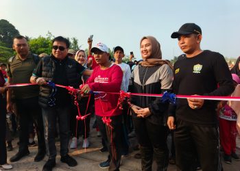 Ribuan Warga Ujanmas Baru Antusias Ikuti Jalan Sehat dalam Rangka HUT RI ke-79